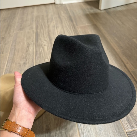 Set of two brim hats - Picture 5 of 6